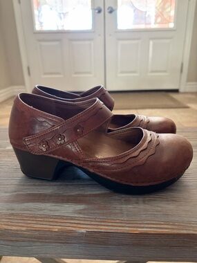 Women’s Dansko Harlow Brown Mary Jane Heeled Shoes